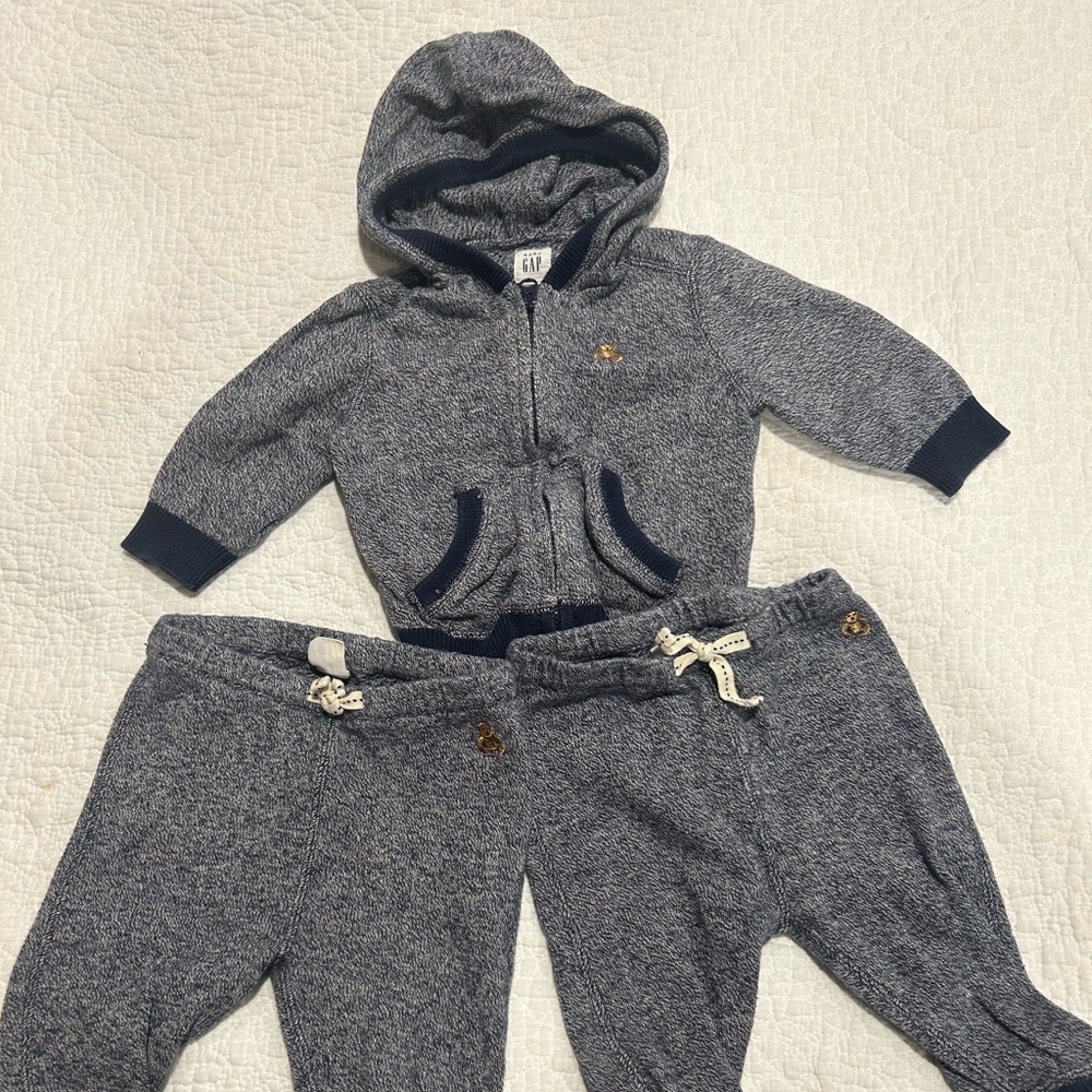 🌟BOGO🌟 Buy 1, Get 1 1/2 off!!  Gap lounge set